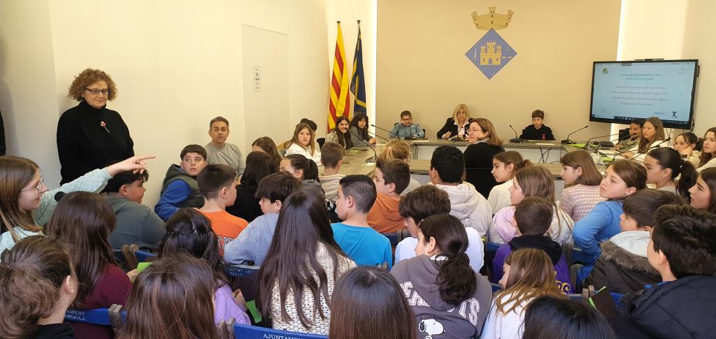 El 2n Ple dels Infants d’Olèrdola impulsa millores als patis escolars. Ajuntament d'Olèrdola