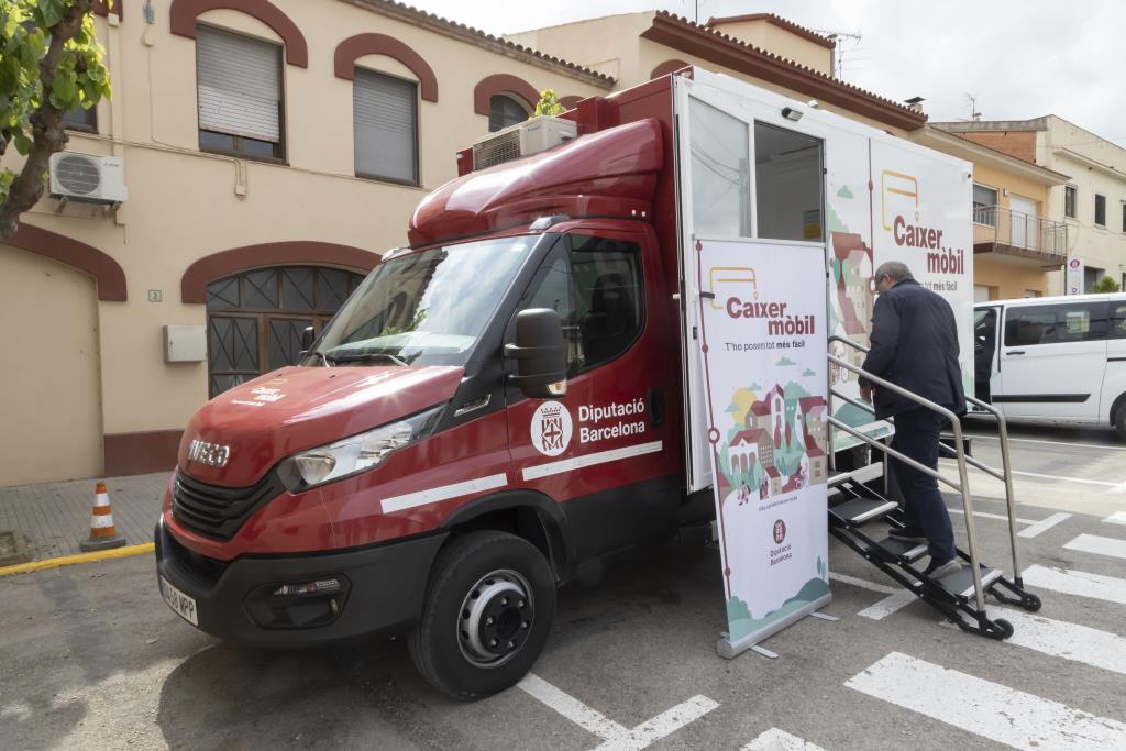 El caixer mòbil de la Diputació de Barcelona passa a ser totalment gratuït per a les persones usuàries. Diputació de Barcelona