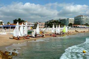 El Club de Mar de Sitges denuncia l’enderroc imminent com una “pèrdua irreparable” i activa accions per intentar evitar-lo. Club de Mar
