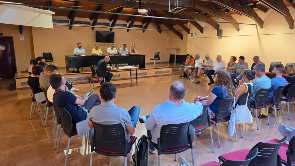 El Consell Comarcal del Baix Penedès aprova millores laborals, dona suport a Idiada 2 i a l’ampliació de la R8, i rep els terrenys per a la nova seu. 
