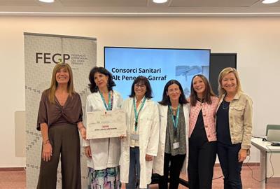 El Consorci Sanitari Alt Penedès-Garraf rep una donació de la FEGP per impulsar la musicoteràpia en pacients amb demència. CSAPG