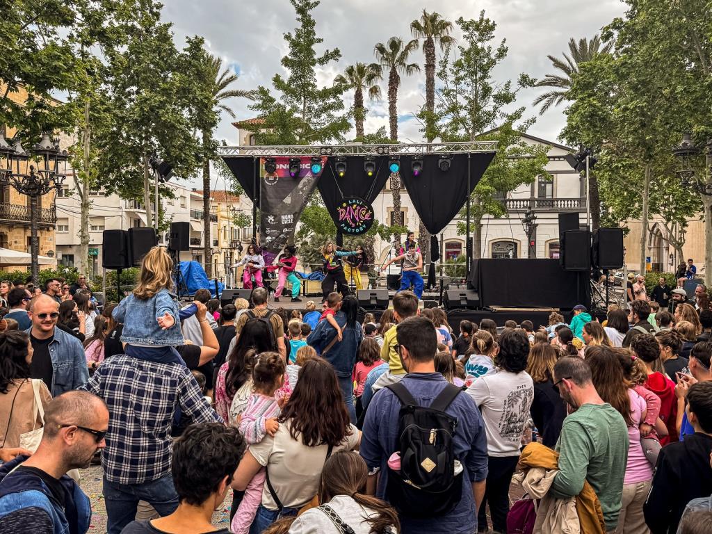 El Festival Monocicle celebra 15 anys omplint Sant Pere de Ribes de música, alegria i comunitat. Alejandro Conde Poveda