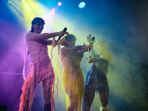 El Festival Monocicle celebra 15 anys omplint Sant Pere de Ribes de música, alegria i comunitat
