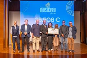 El Festival MUSiCVEU lliura 25.506 € a la plataforma SOM SALUT MENTAL 360 per donar suport a la salut mental dels joves. Fundació Pinnae