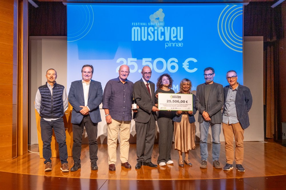 El Festival MUSiCVEU lliura 25.506 € a la plataforma SOM SALUT MENTAL 360 per donar suport a la salut mental dels joves. Fundació Pinnae