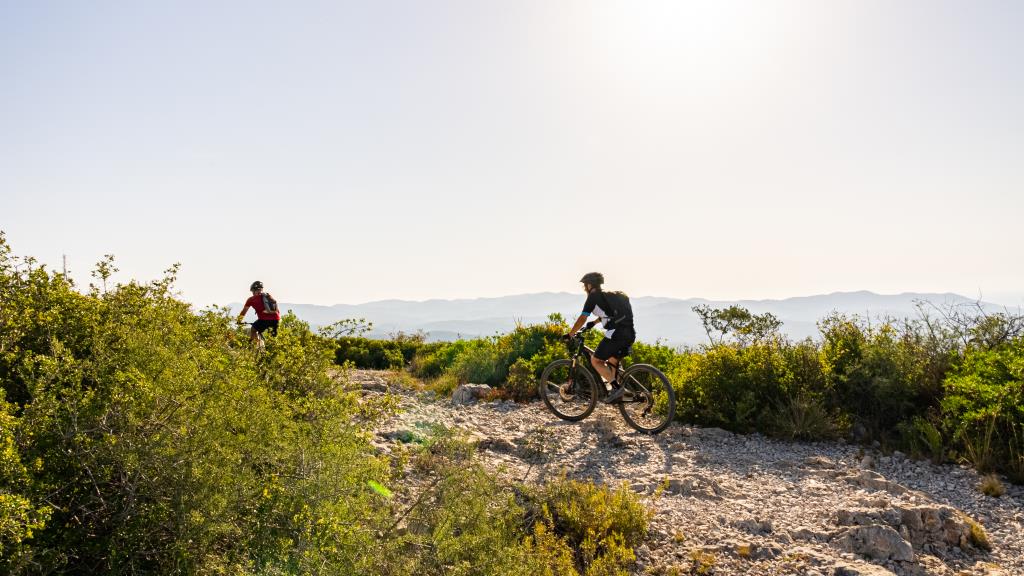 El Garraf, entre el mar i la vinya: una escapada amb ànima pròpia. Node Garraf