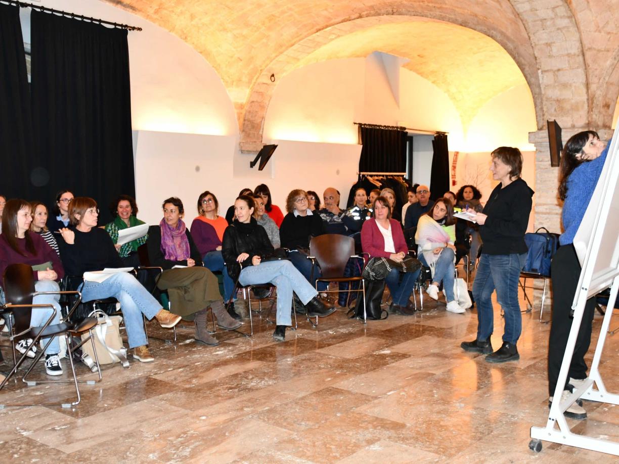 El Garraf referma el compromís per a l’abordatge conjunt de les violències masclistes. CC Garraf