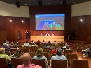 El govern de Vilanova i la Geltrú ha celebrat aquest dimecres l'audiència pública per fer balanç dels dos primers anys de mandat