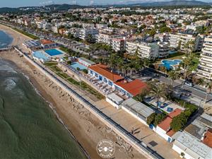 El Govern defensa l’enderroc del Club de Mar de Sitges com una acció legal i en benefici del conjunt de la ciutadania. Air Masdeu Drones