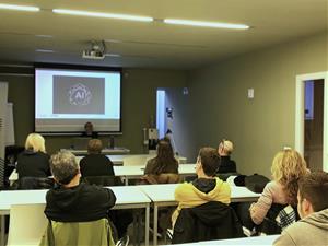 El joc ‘On són les crestes?’ impulsa un concurs d’aparadors als comerços centenaris de Vilafranca. Ajuntament de Vilafranca