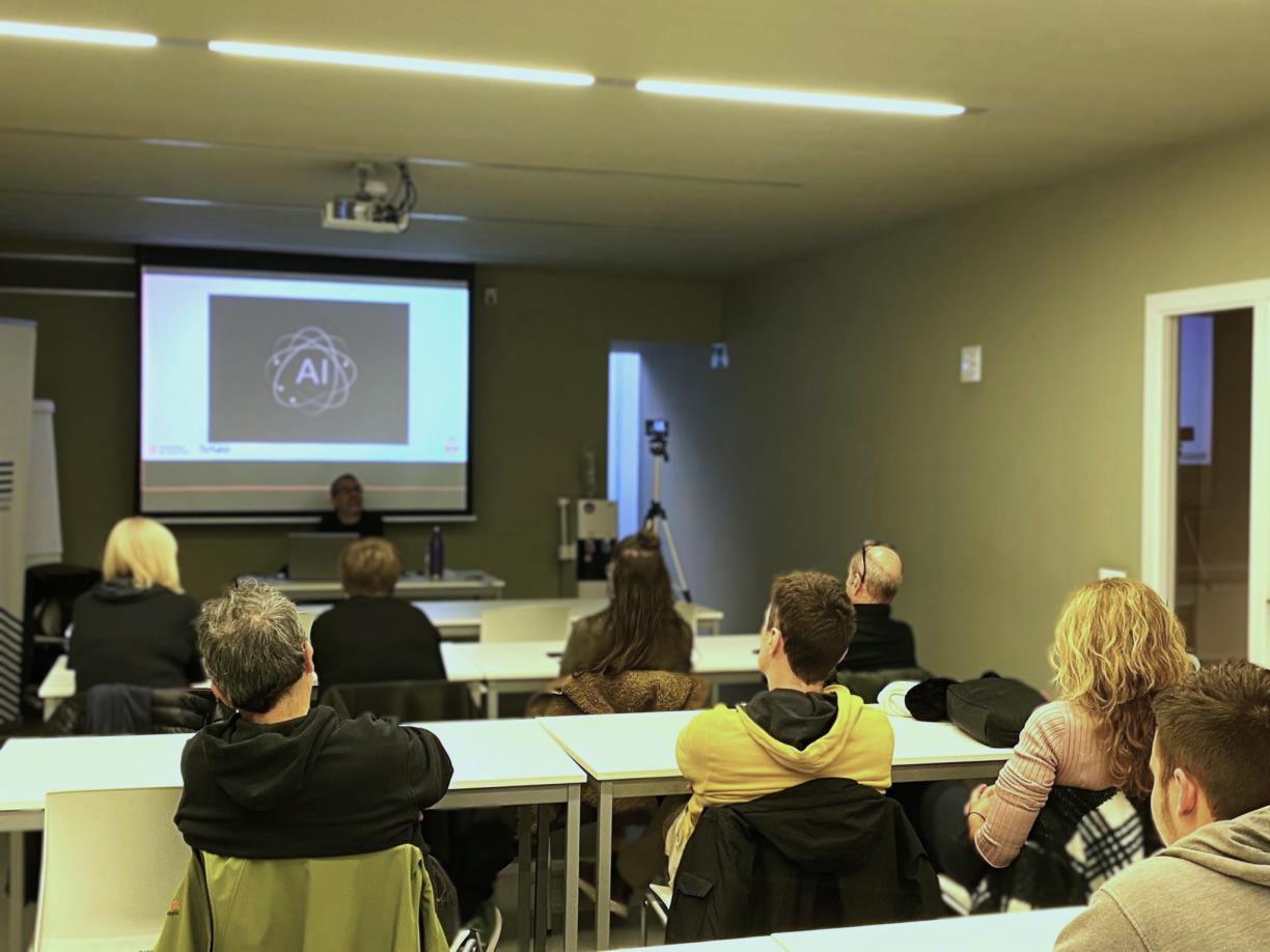 El joc ‘On són les crestes?’ impulsa un concurs d’aparadors als comerços centenaris de Vilafranca. Ajuntament de Vilafranca
