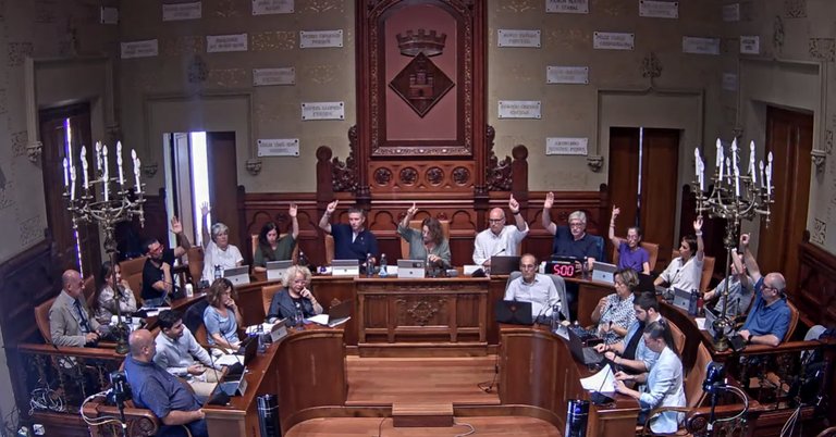 El Ple de Sitges aprova l’adquisició de 4 habitatges de protecció oficial i la implantació de càmeres de videovigilància. Ajuntament de Sitges