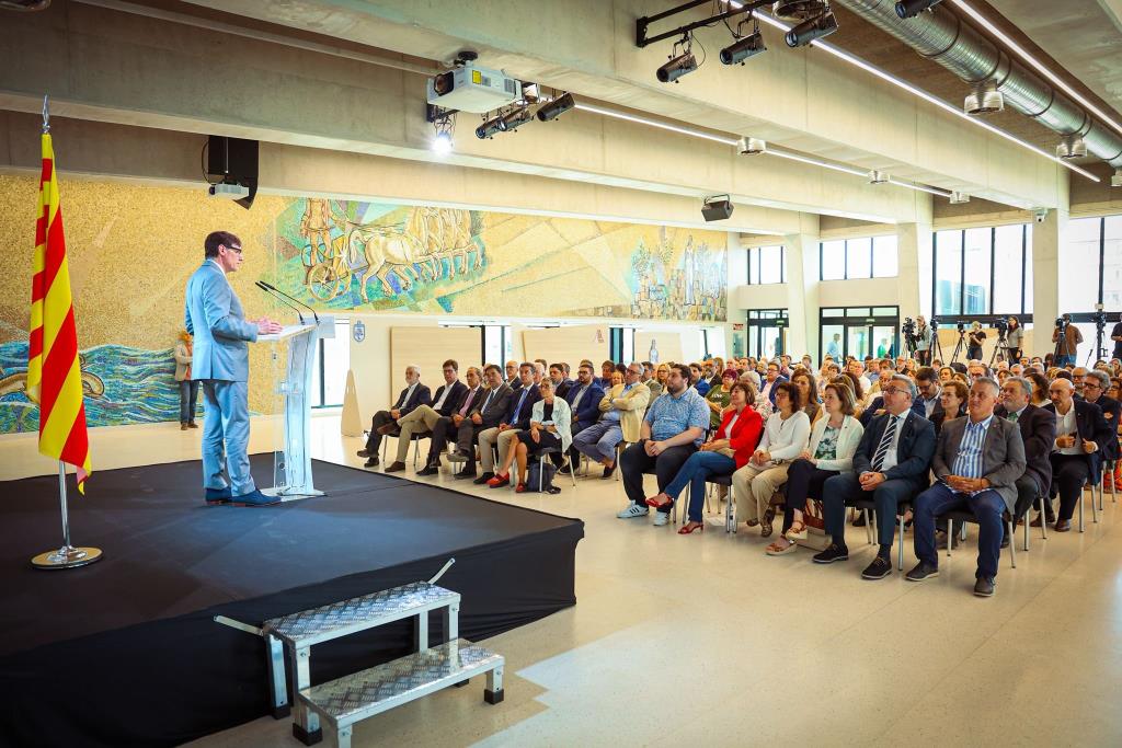 El president de la Generalitat, Salvador Illa, ha reivindicat aquest dissabte el lideratge del Penedès durant una conferència al Vendrell. Jordi Bedma