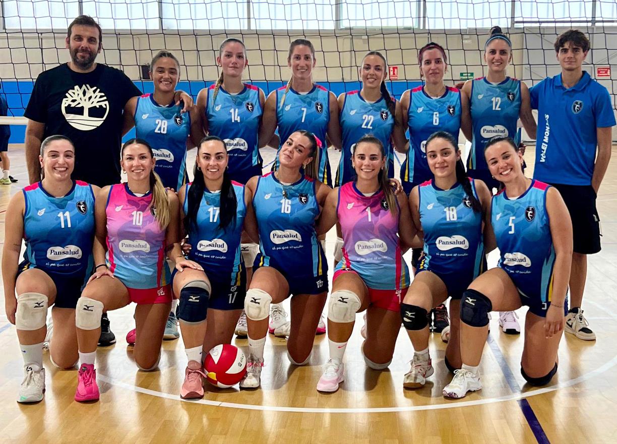 El primer equip sènior femení del Club Voleibol Monjos . Eix
