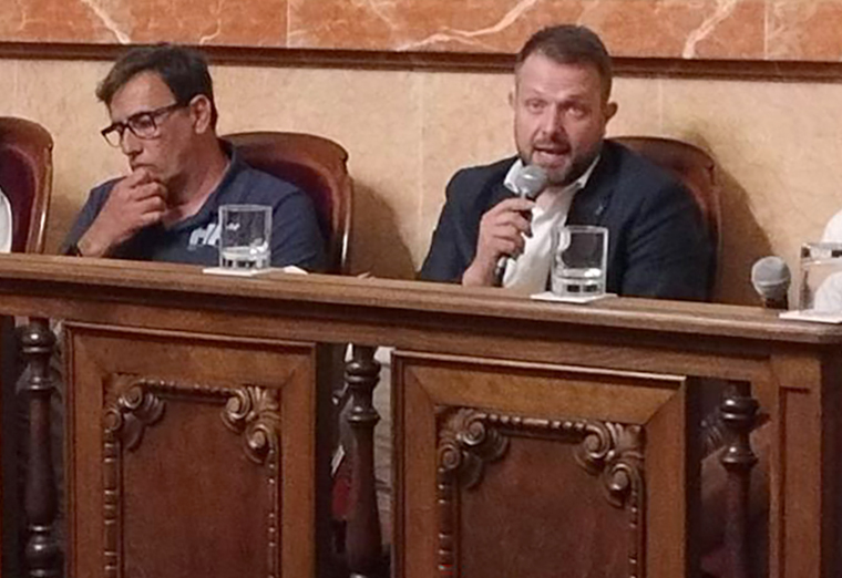 El regidor de Junts per Catalunya Gerard Figueras al ple municipal. Ajt. de Vilanova