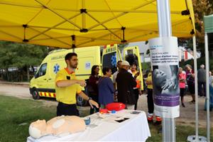 El SEM surt al carrer a Igualada per ensenyar què fer en cas d'una aturada cardiorespiratòria
