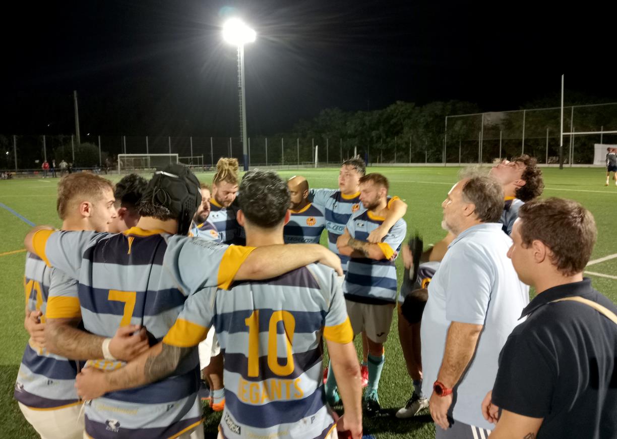 El sènior del Sel Vilanova/Rugby Nova Olivella . Eix