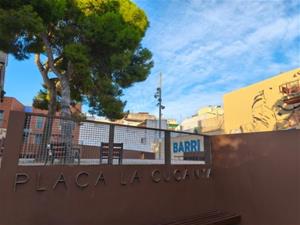 El Tacó estrena un mural participatiu que reforça la identitat i la cohesió veïnal