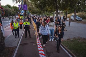 El tall de l’R2 Sud entre Sitges i Gavà que comença aquest dilluns ha estat rebut entre queixes i resignació dels passatgers