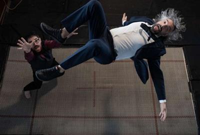 El Teatre la Bòbila surt al carrer amb el circ de “Collage” a les Roquetes. Ajt Sant Pere de Ribes