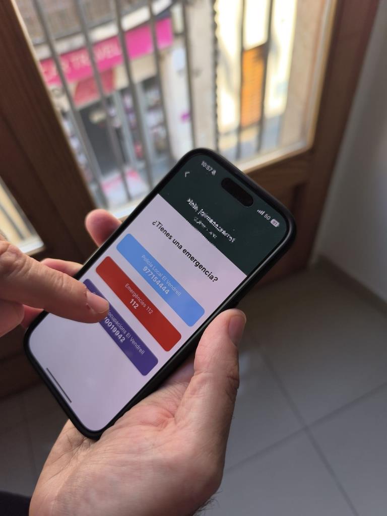 El Vendrell activa un botó SOS a l’app eAgora per facilitar trucades d’emergència i a l’Oficina Antiocupacions. Ajuntament del Vendrell