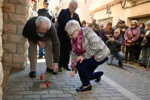 El Vendrell homenatja els vendrellencs deportats als camps de concentració nazis amb les llambordes Stolpersteine. Ajuntament del Vendrell