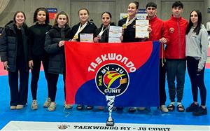 Els alumnes del Club Taekwondo My-Ju Cunit