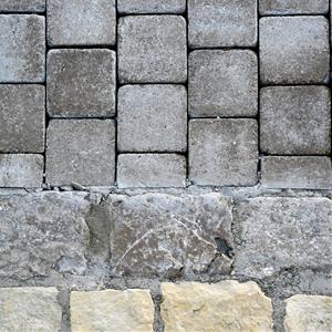 Els carrers Carreta i Pau Barrabeitg de Sitges tindran llamborda clara i envellida com a nou paviment. Ajuntament de Vilanova