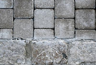Els carrers Carreta i Pau Barrabeitg de Sitges tindran llamborda clara i envellida com a nou paviment. Ajuntament de Vilanova