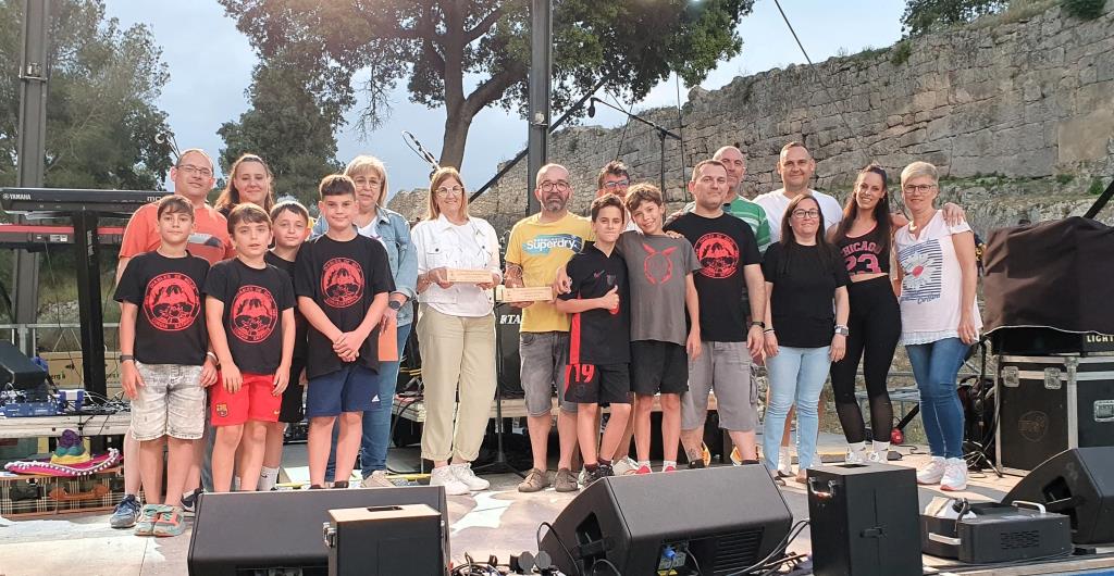Els Diables de Moja i Josep Maria Mitjans Arqués reben el 32è Premi Rossend Montané. Ajuntament d'Olèrdola