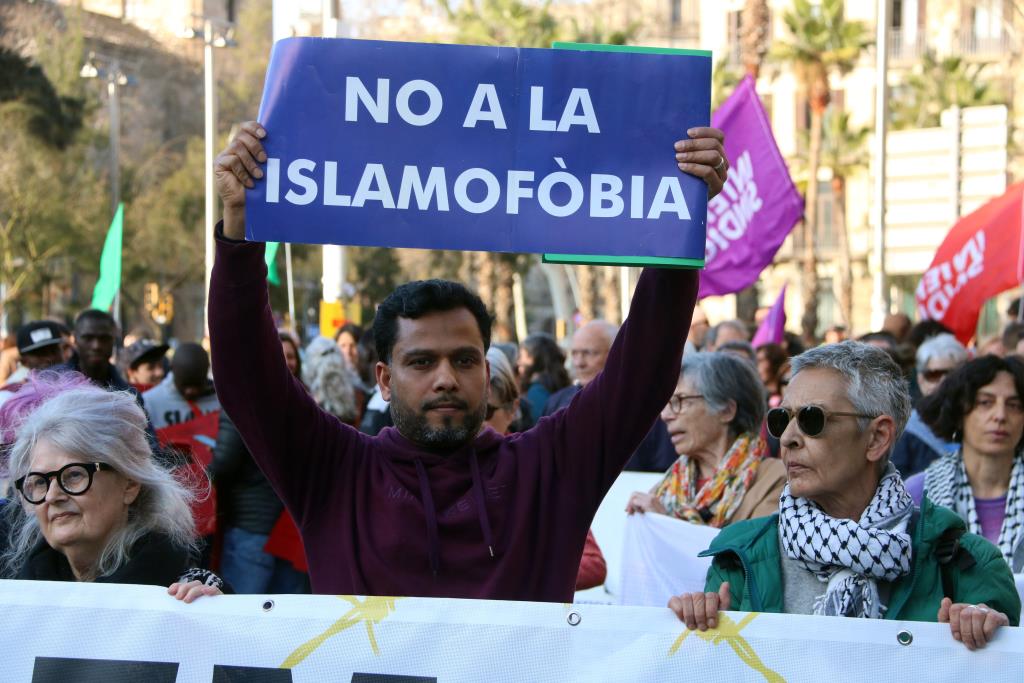 Els expedients sancionadors per discriminació gairebé es tripliquen en un any, la majoria per racisme. ACN