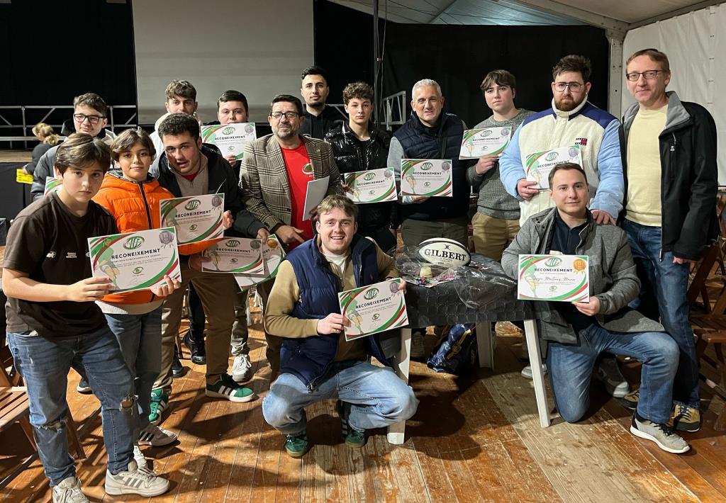 Els integrants del CE Nova Olivella a la Gala de la Nit de l’Esport d’Olivella 2025. Eix