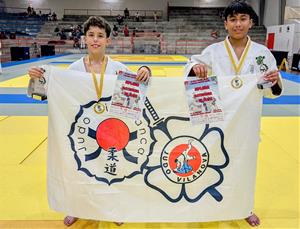 Els judoques de l'Escola de Judo Vilafranca - Vilanova a Tortosa. Eix