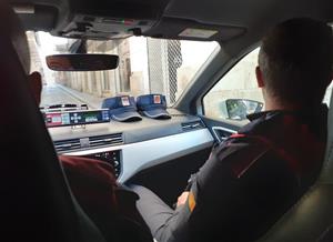 Els Mossos detenen tres homes in fraganti per robatoris amb força al Baix Camp i al Baix Penedès. Mossos d'Esquadra