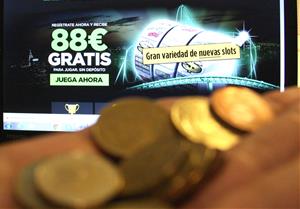 Els municipis amb rendes baixes tenen gairebé un 40% més de bars amb màquines escurabutxaques