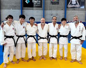 Els participants als exàmens de pas de grau organitzats per la Federació Catalana al Pavelló Municipal de Badia del Vallès