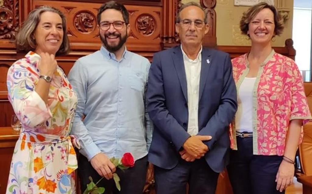 Els regidors del PSC Sitges i El Margalló x Sitges . Eix