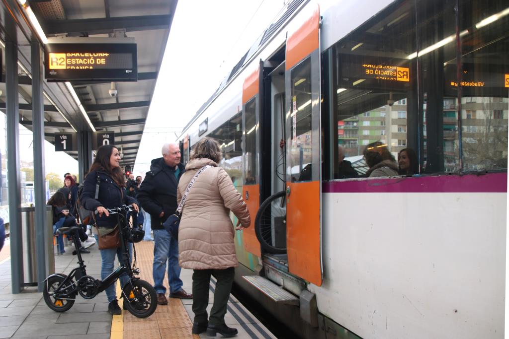 Els sindicats desconvoquen la vaga de Renfe i Adif després d'un acord amb el Ministeri de Transports. ACN