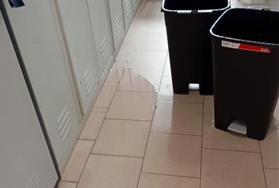 Els sindicats policials denuncien que la comissaria del Vendrell té problemes de climatització i filtracions d'aigua. ACN