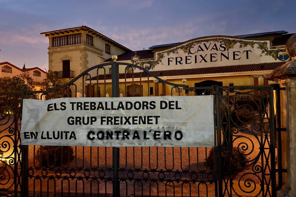 Els treballadors de Freixenet arriben a un preacord amb l’empresa que redueix fins a 154 els afectats per l’ERO. ACN