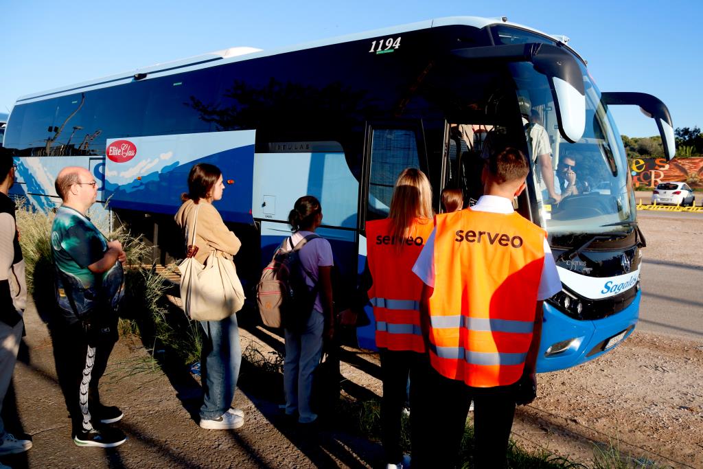 Els usuaris de Renfe de Cunit es queixen de manca d'informació pel tall. ACN