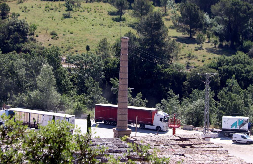 Enderroquen un molí paperer del segle XVIII a la Pobla de Claramunt abans de completar els tràmits per protegir-lo. ACN