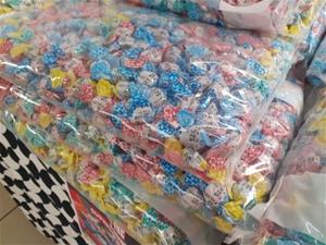 Es posen a la venda els ecocaramels de les Comparses de Vilanova a 3,5 euros el quilo. Ajuntament de Vilanova