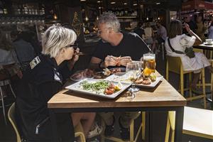Estades més curtes i menor despesa dels turistes durant l'estiu 