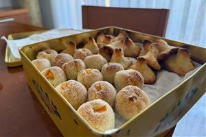 Fer panellets a casa, una tradició a meitat de preu que anar a la pastisseria