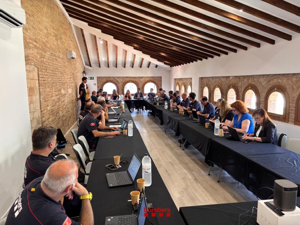 Gelida acull la reunió del Consell de Bombers Voluntaris amb la previsió d’una nova convocatòria de 300 places el setembre. Bombers