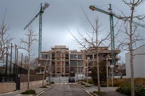 Imatge d'arxiu de la construcció d'un bloc de vivendes. Amadeu Torné Güell
