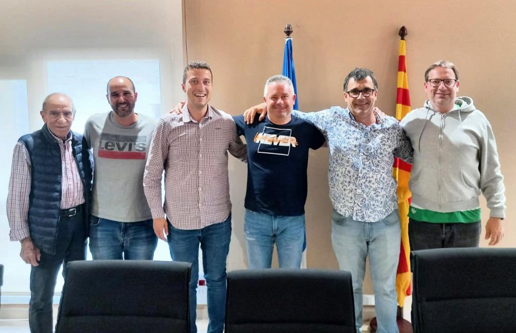 Imatge de la reunió entre la Federació Catalana de Futbol, l'Ajuntament de St. Pere de Riudebitlles, el C.E. Riudebitlles i la Comissió del Centenari.