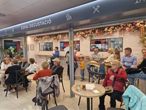 Inaugurat l’Espai Degustació del Mercat Municipal La Sínia, nou punt de trobada per a tots els públics. Ajt Sant Pere de Ribes