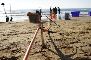 Investigadors estudien a la platja d’Aiguadolç com l’aigua subterrània arriba al mar